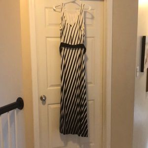 Ann Taylor Black and White Maxi Dress Size L NWT